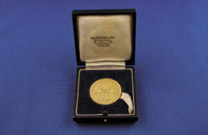 Isi Metzstein's RSA medal